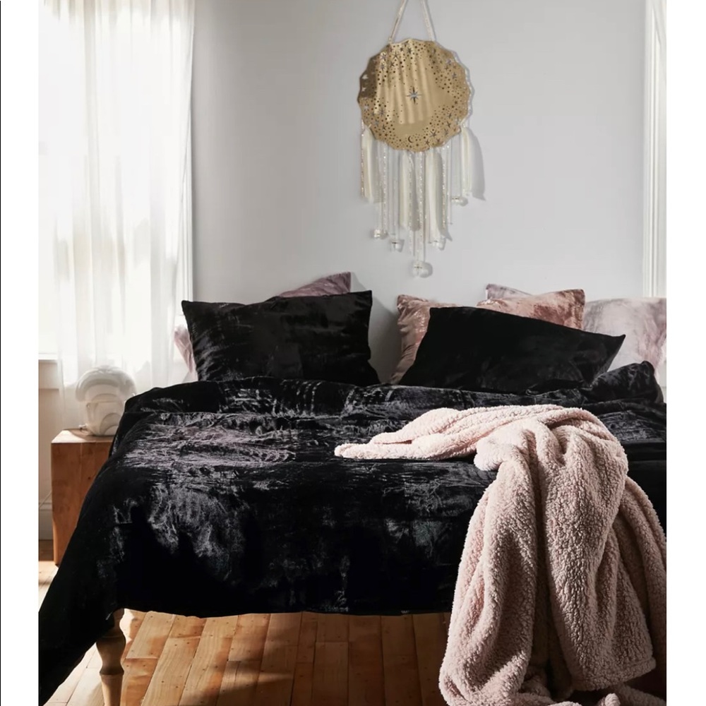 Urban outfitters black velvet duvet